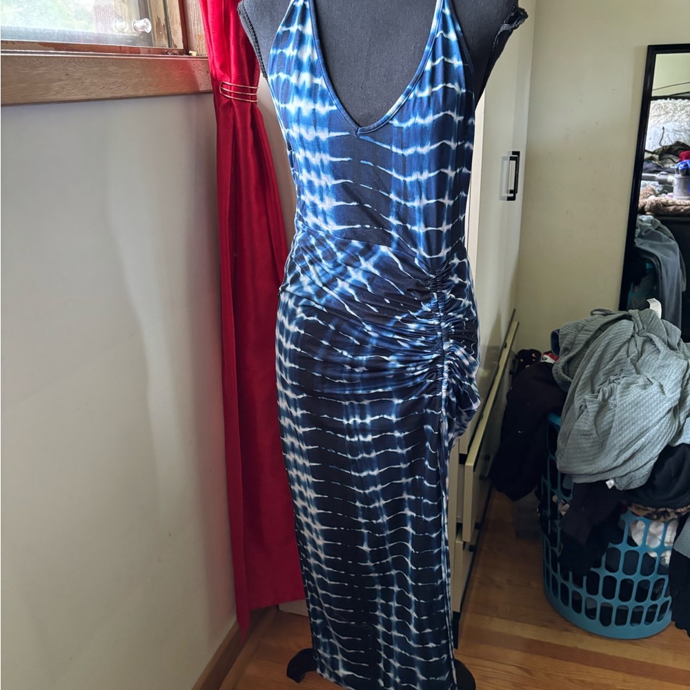 Elegant Blue Tie-Dye Dress